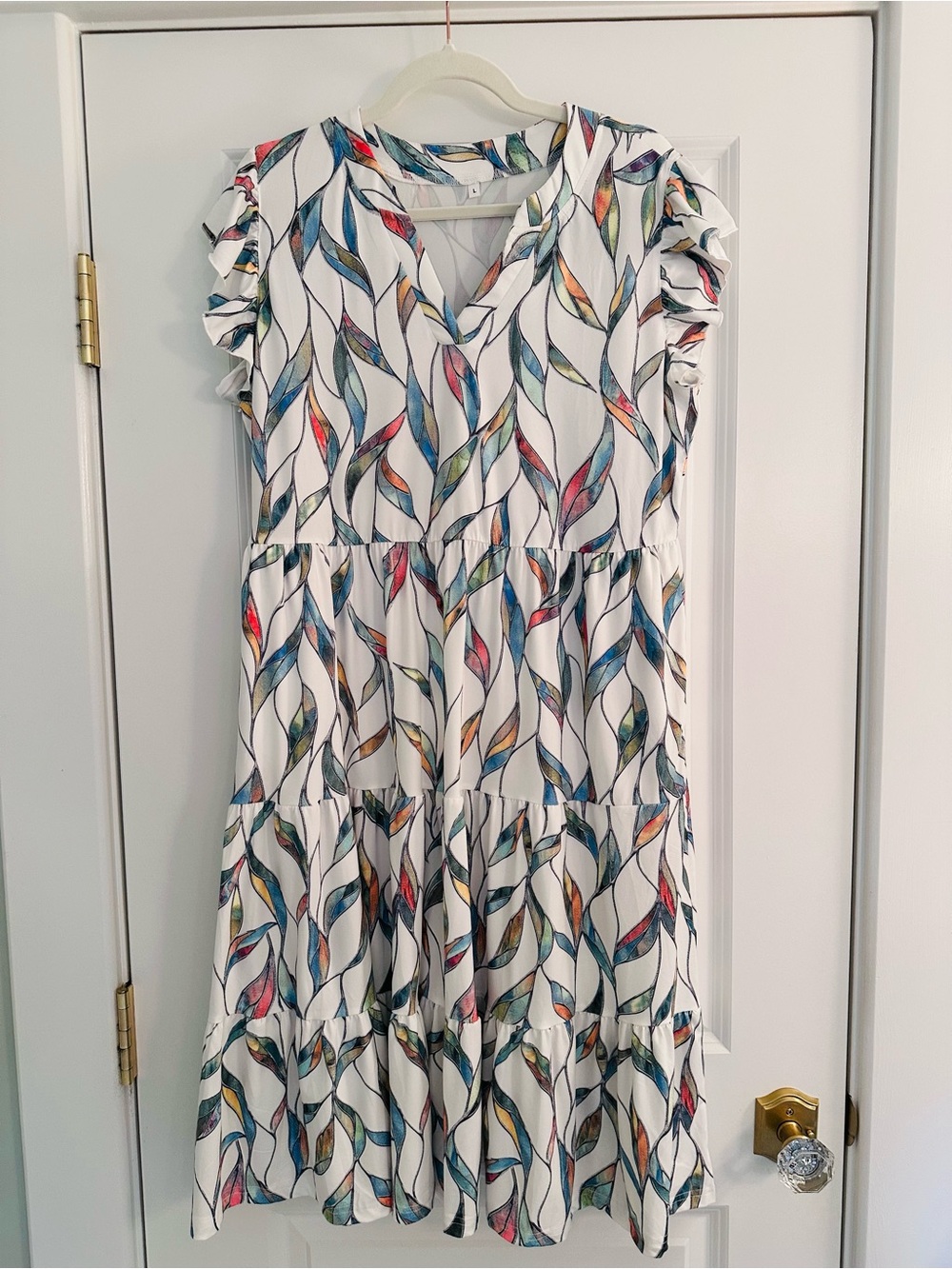 Women's White Multi Color Leaf Print Ruffle Sleeve Tiered V Neck Dress NWOT!